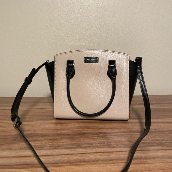 Kate Spade purse - Picture 3 of 7
